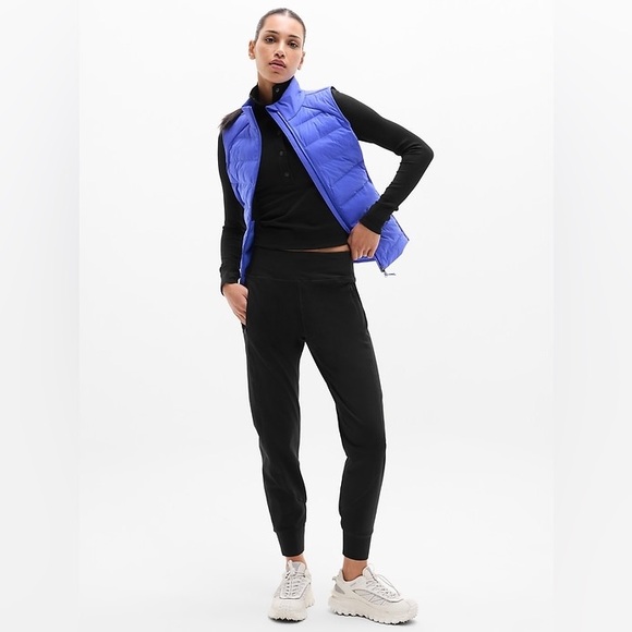 Athleta Rainier Mid-Rise Joggers in Black - Picture 4 of 9